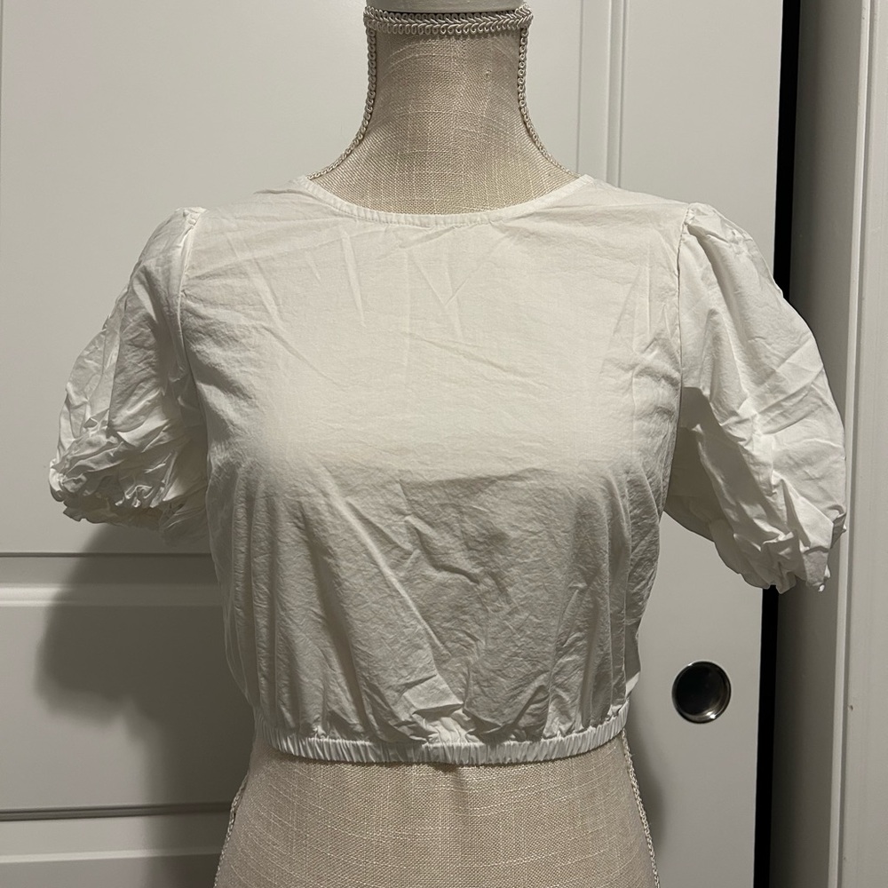 Astr White Puff Sleeve Crop Top